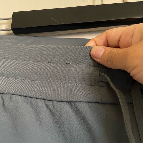 Athleta Women’s Jogger Pants Size 8 tall - Picture 4 of 8